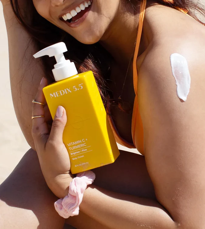 Medix 5.5 Vitamin C Turmeric Brightening Body Lotion - Image 2